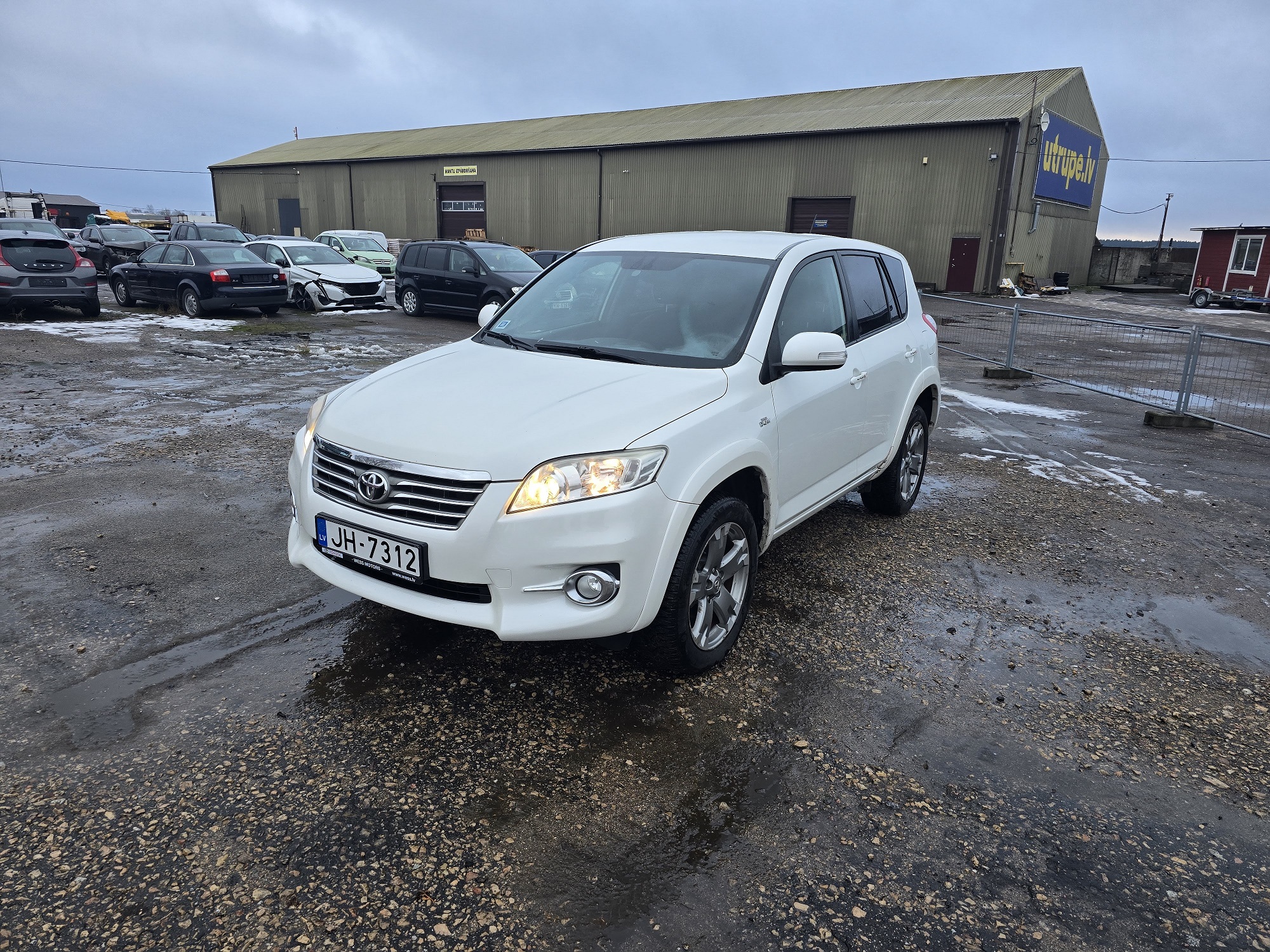 Lengvasis automobilis: Toyota RAV4