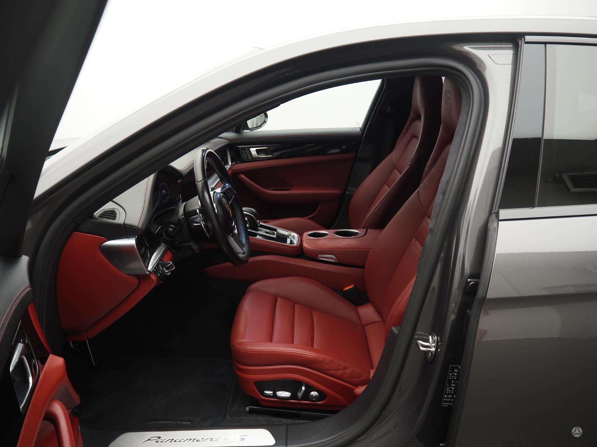 Lengvasis automobilis: Porsche Panamera