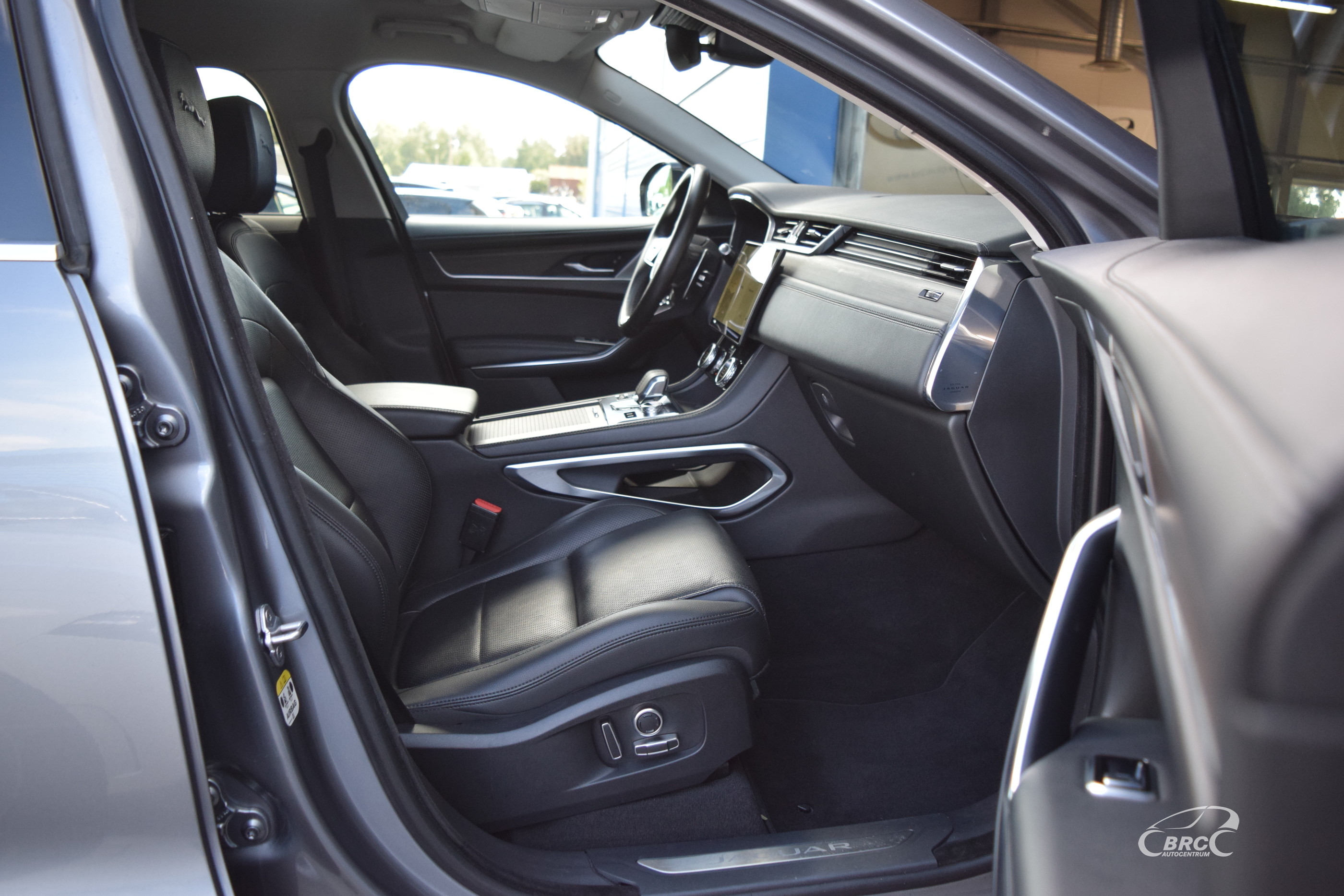 Lengvasis automobilis: Jaguar F-Pace