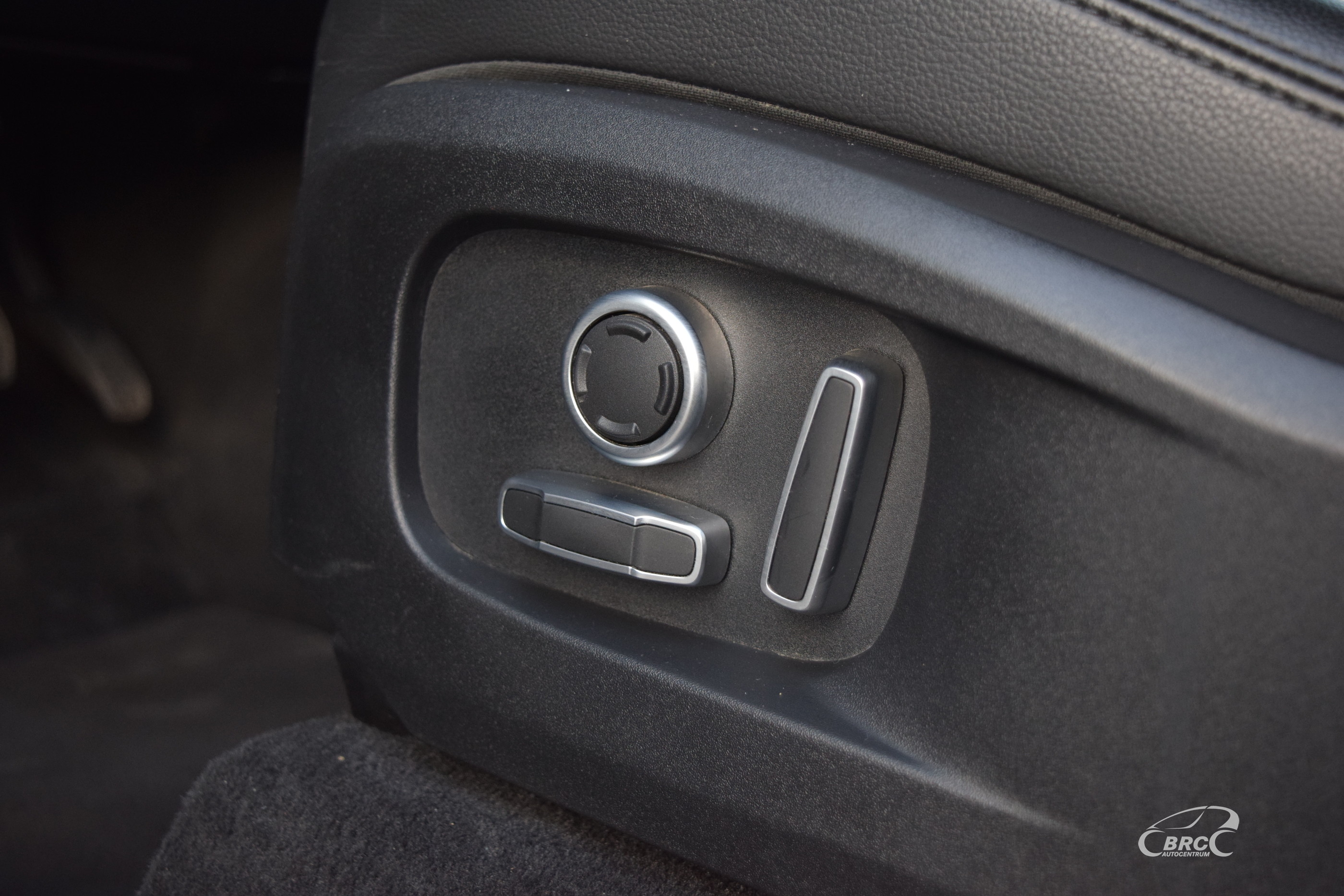 Lengvasis automobilis: Jaguar F-Pace