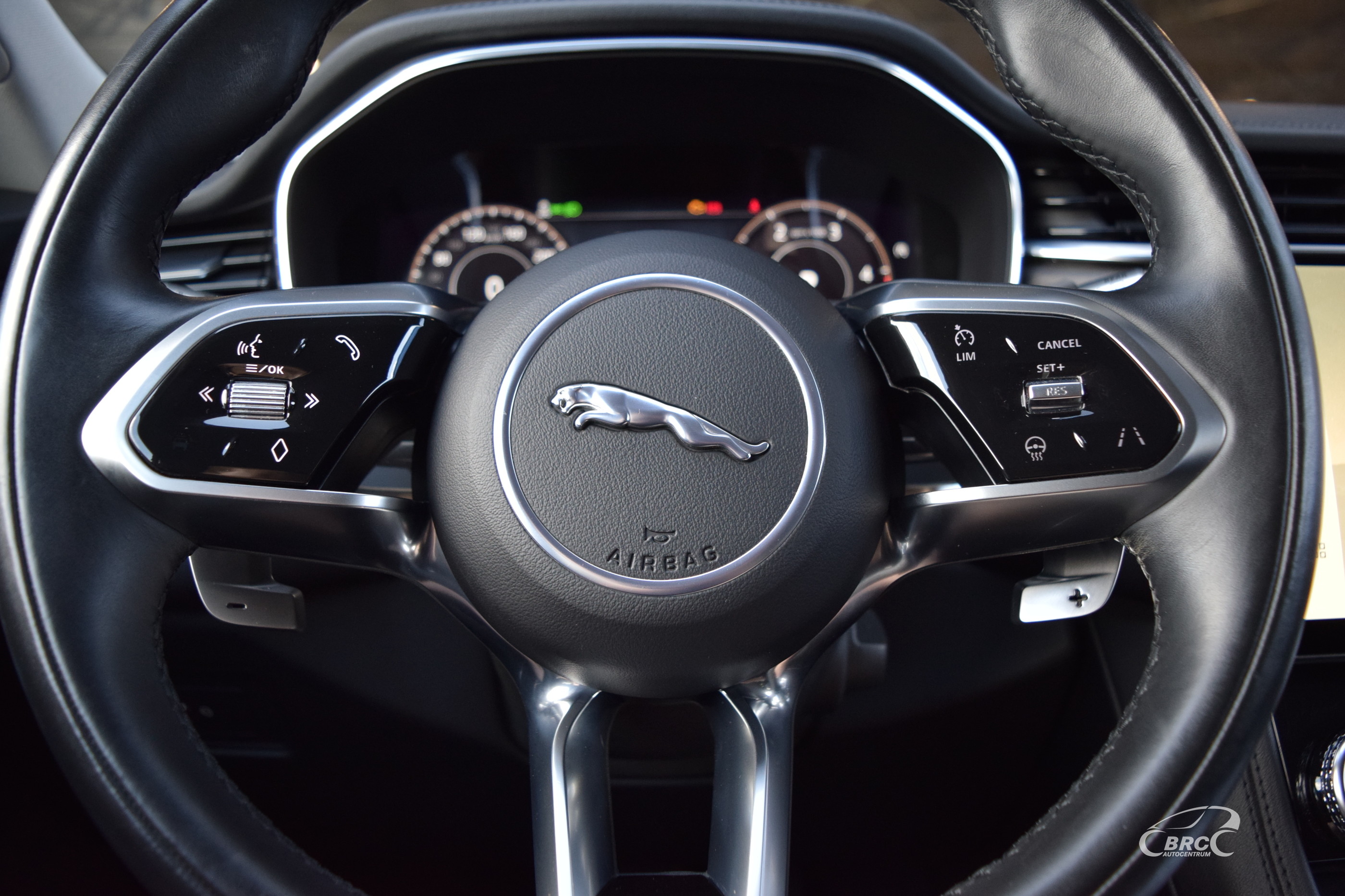 Lengvasis automobilis: Jaguar F-Pace