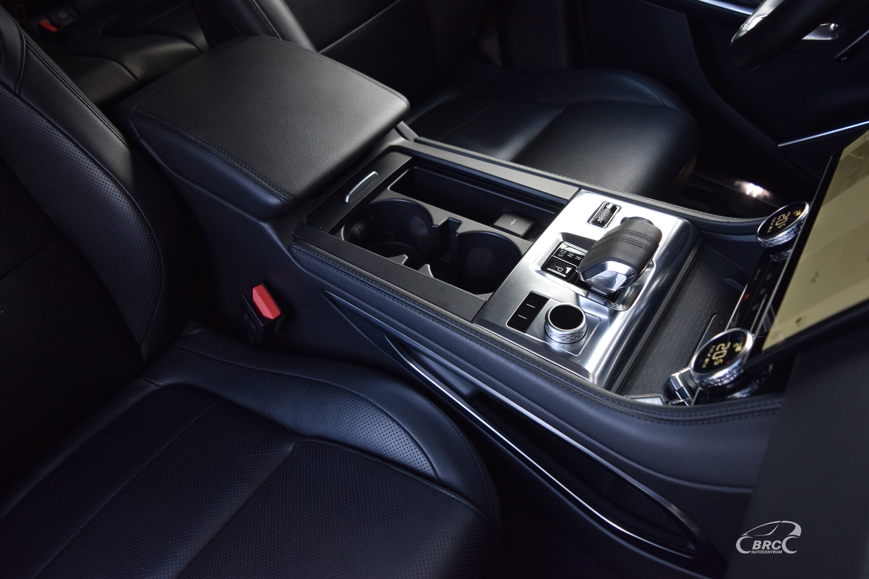 Lengvasis automobilis: Jaguar F-Pace