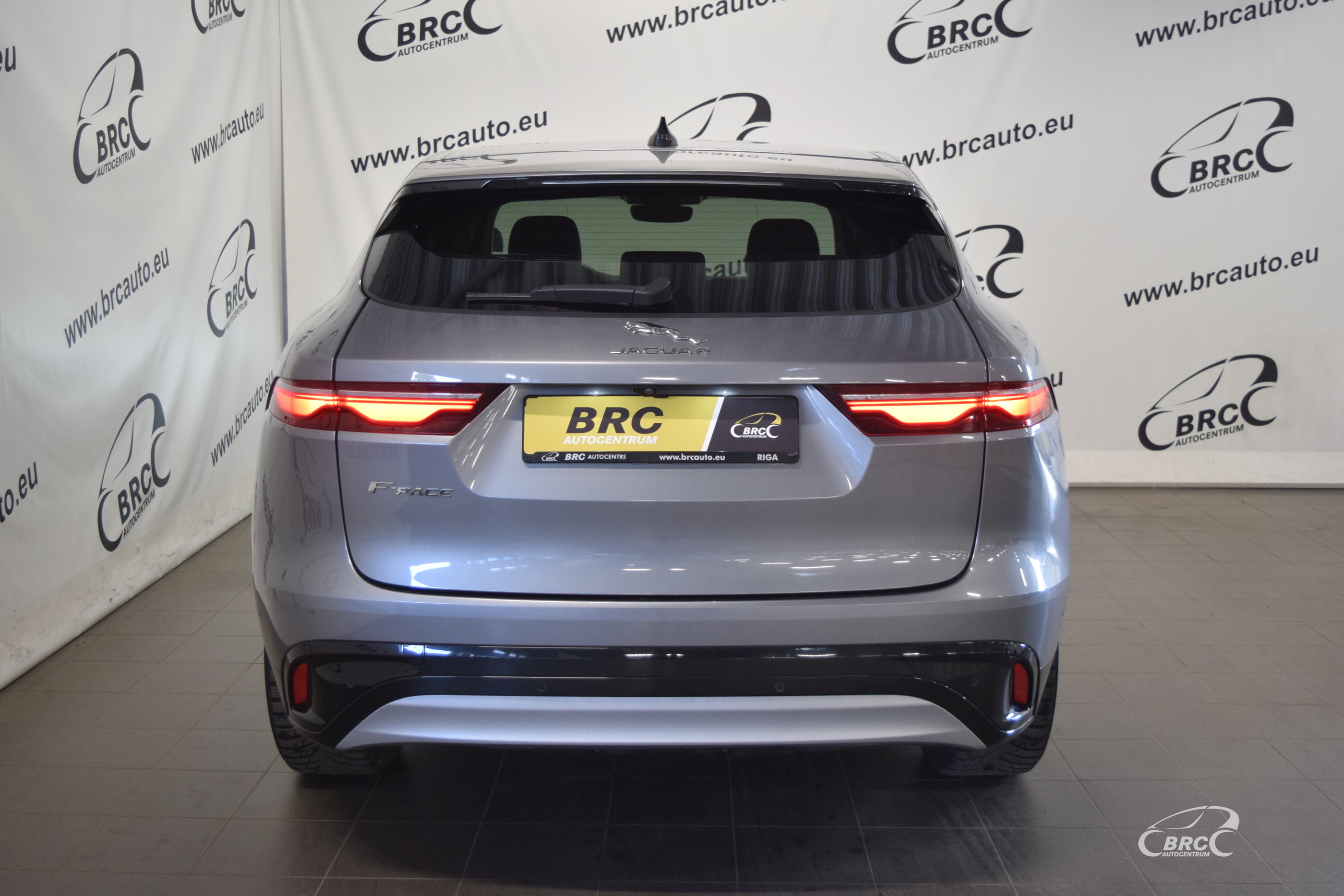 Lengvasis automobilis: Jaguar F-Pace