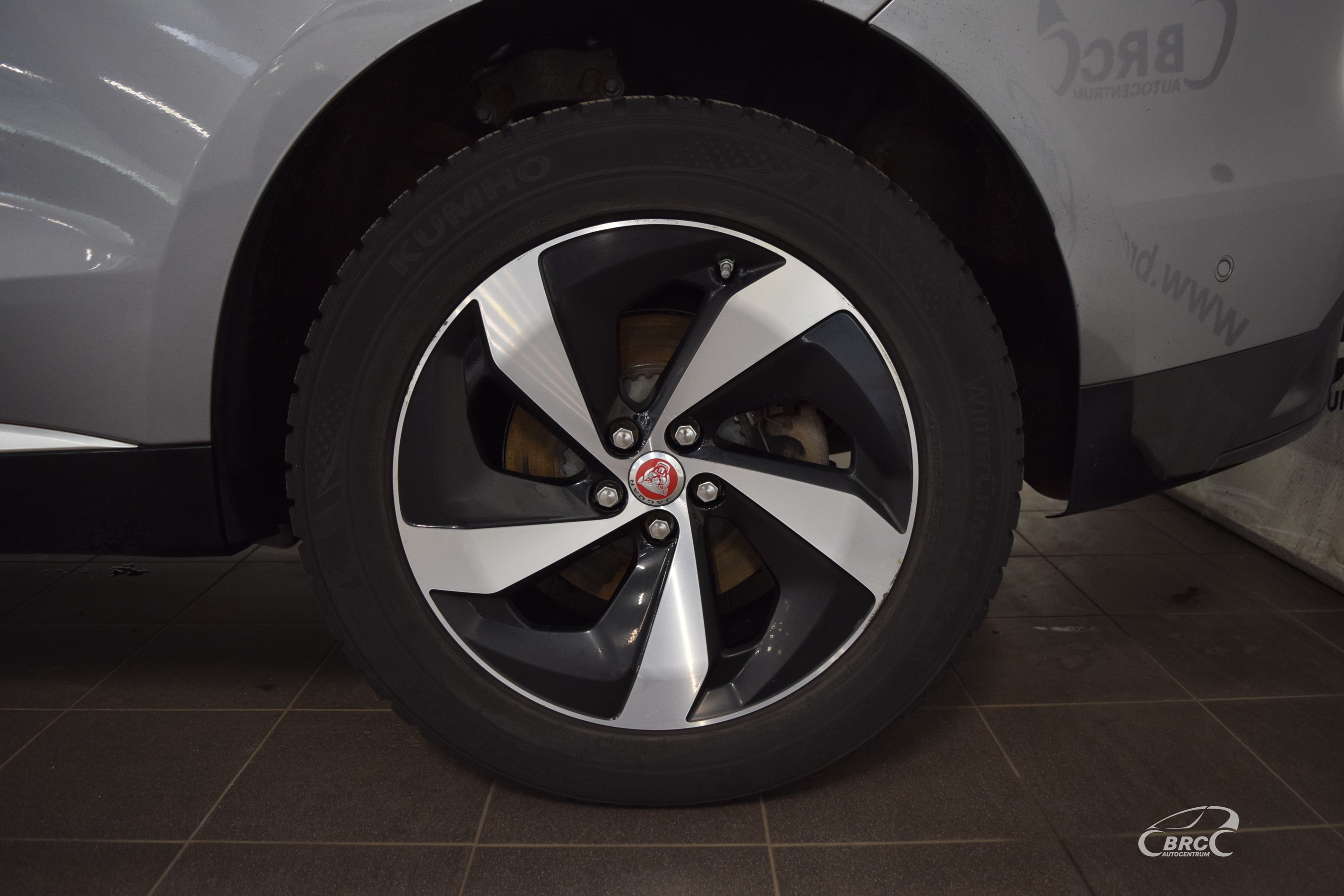 Lengvasis automobilis: Jaguar F-Pace