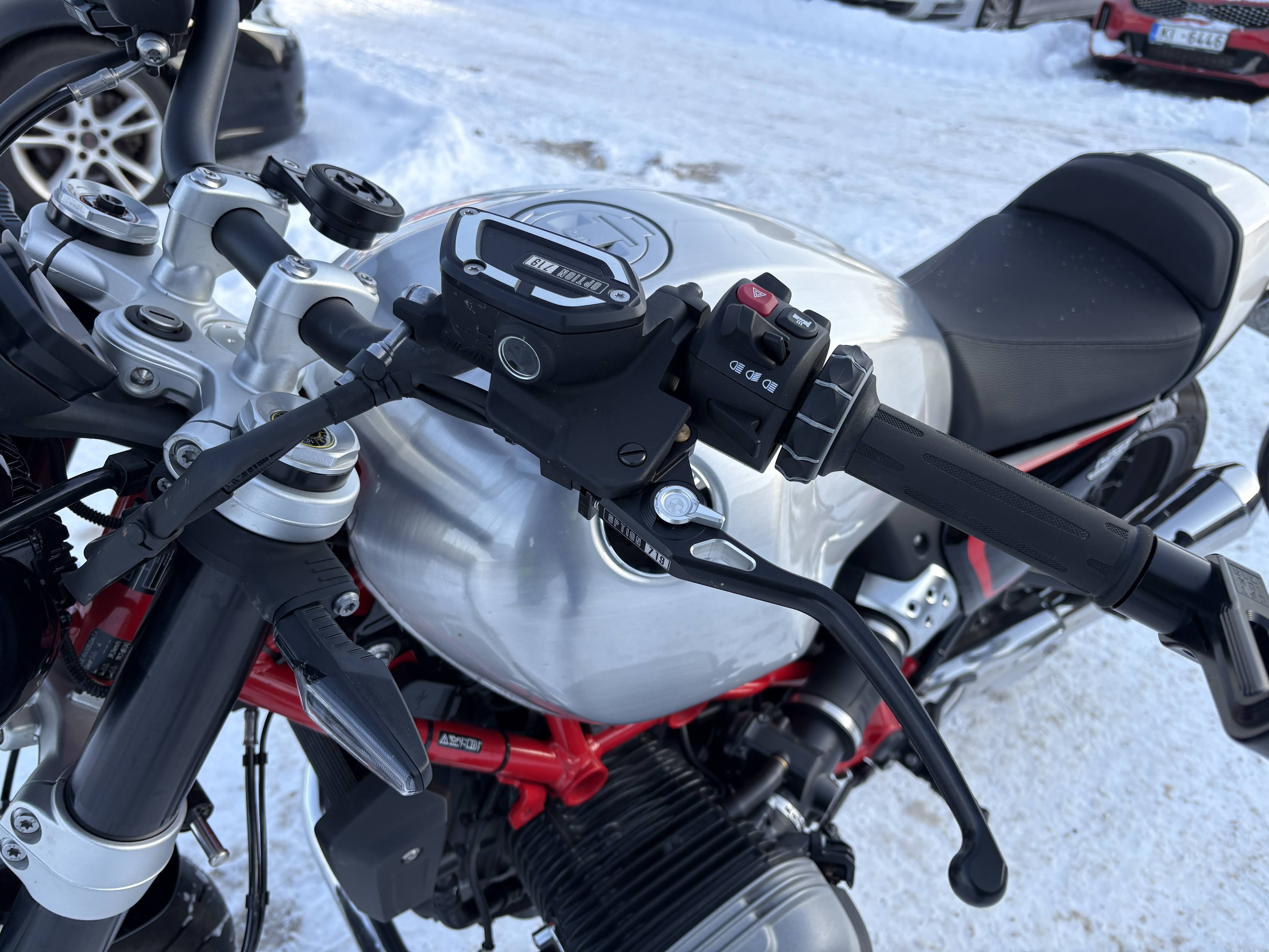 Lengvasis automobilis: BMW R 12 NINET