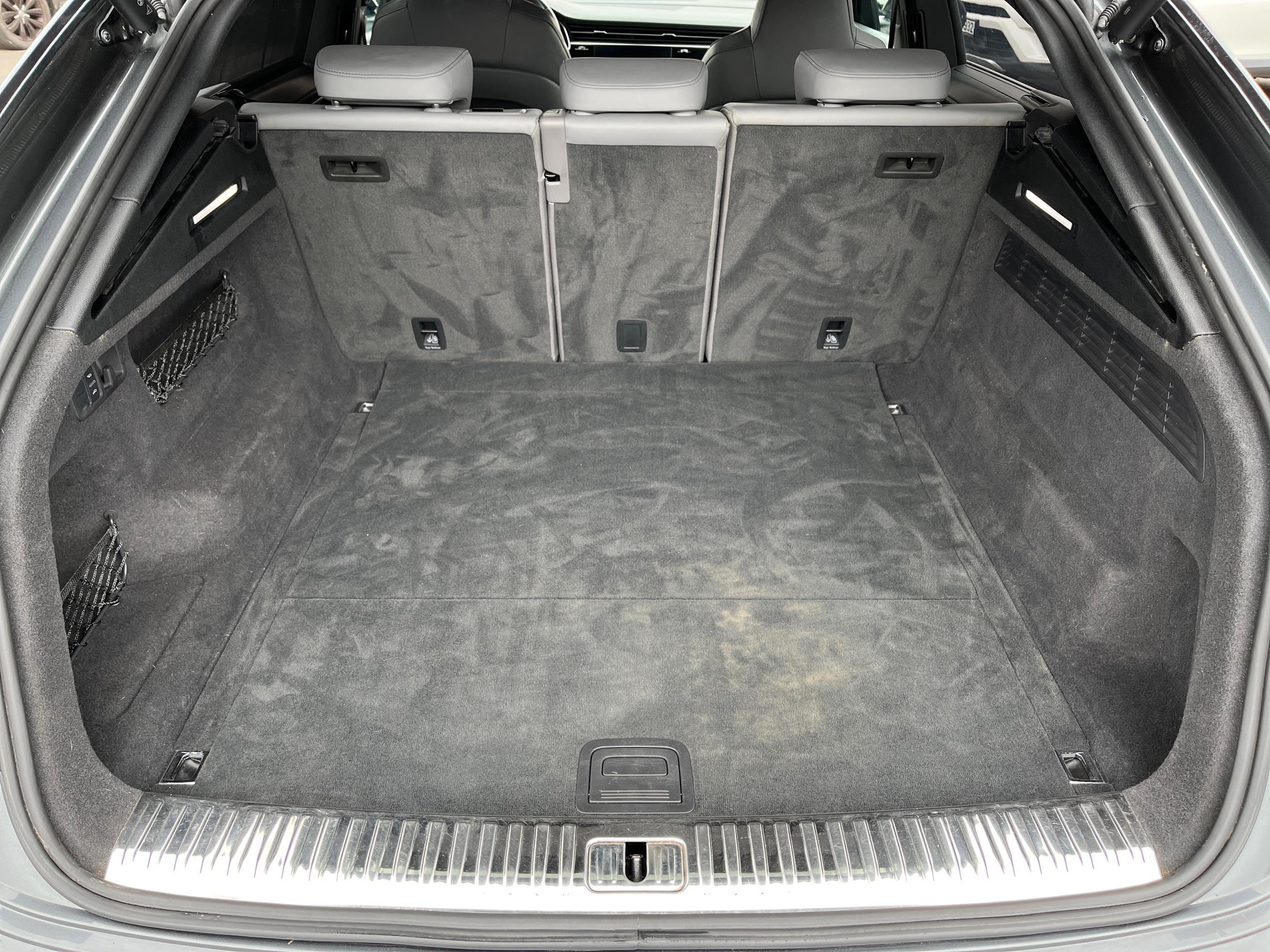 Lengvasis automobilis: Audi Q8