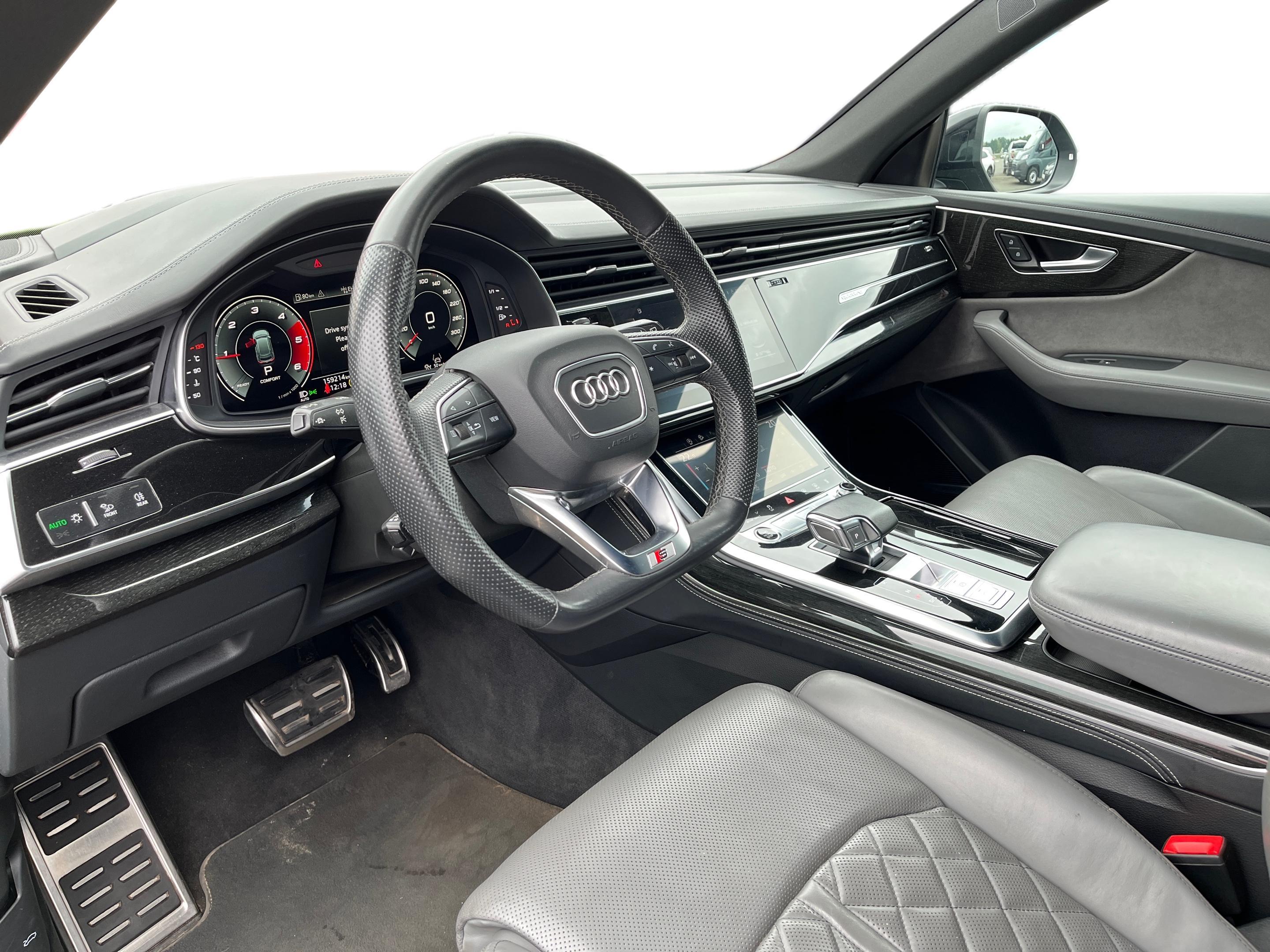 Lengvasis automobilis: Audi Q8