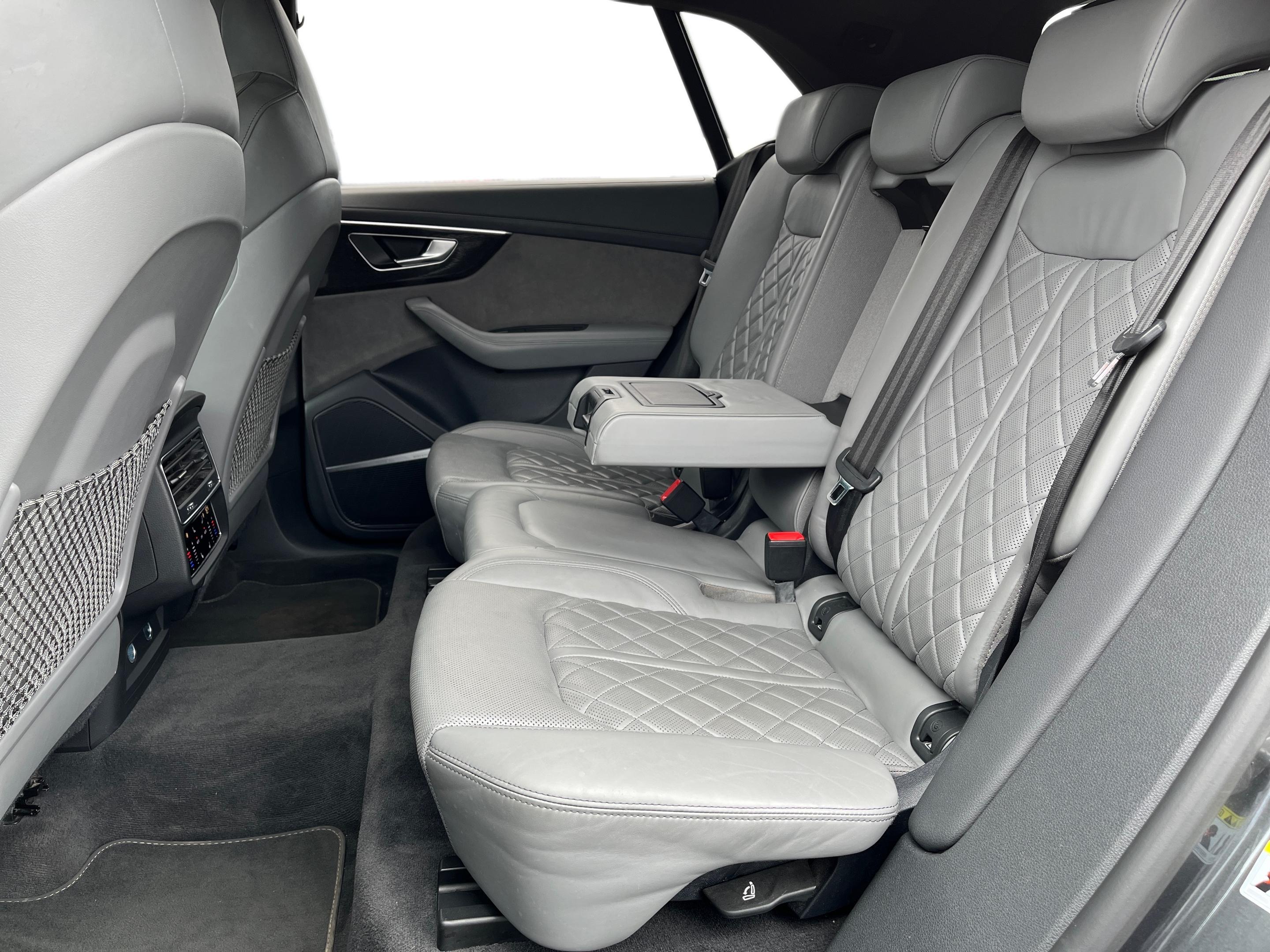 Lengvasis automobilis: Audi Q8