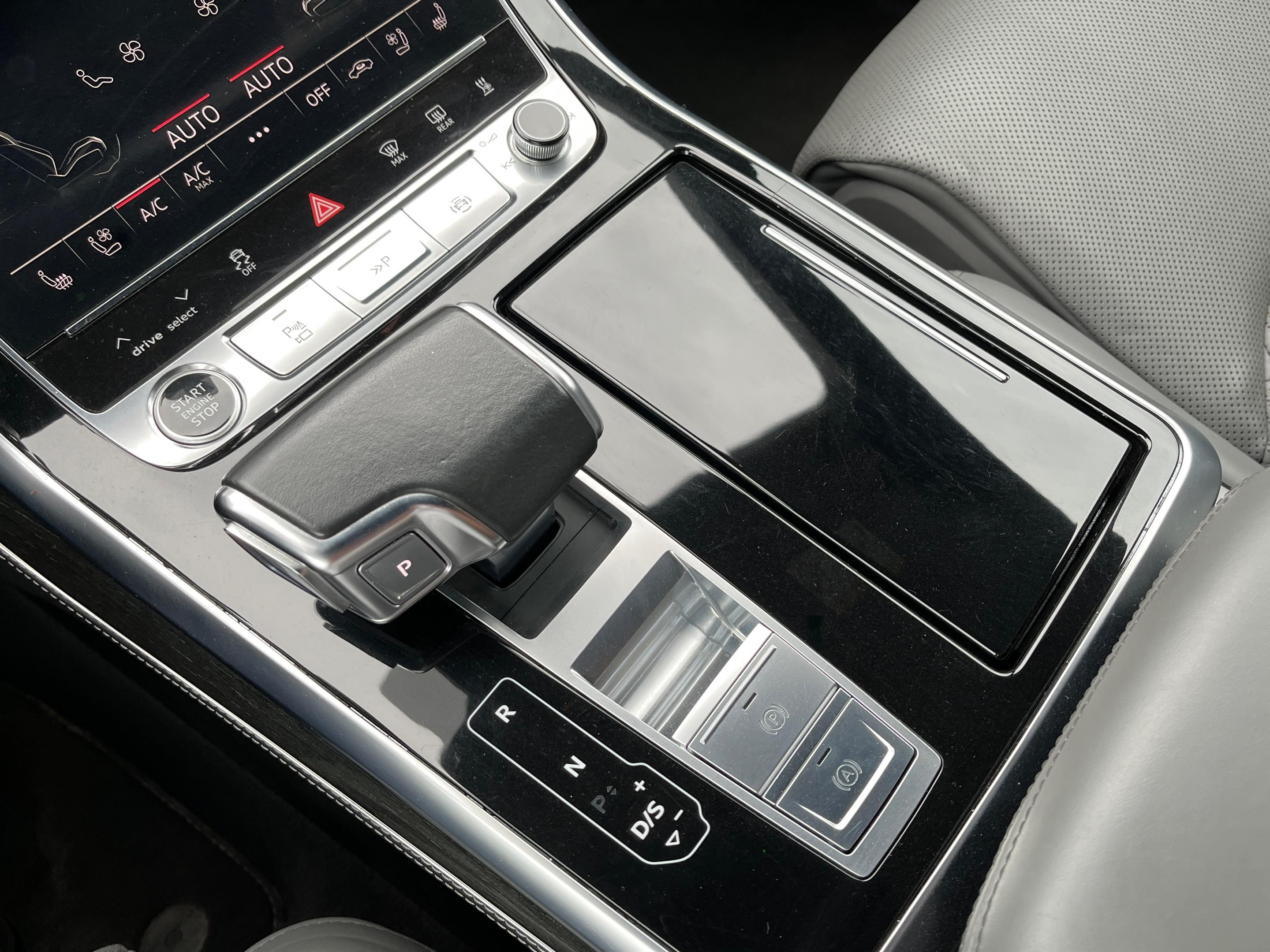 Lengvasis automobilis: Audi Q8