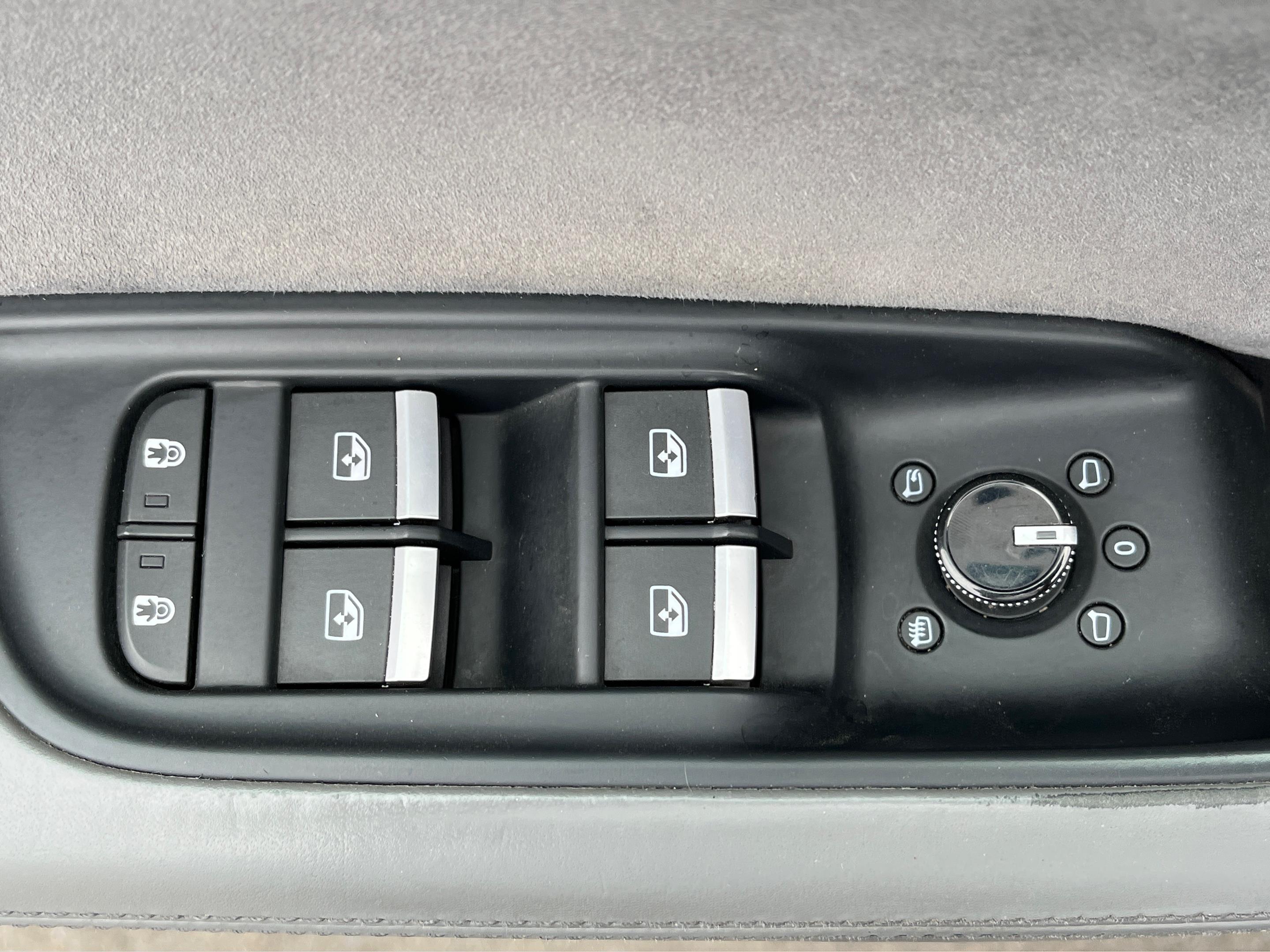 Lengvasis automobilis: Audi Q8